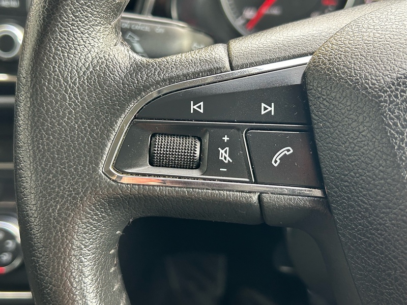 SEAT 1.6 TDI CR SE Hatchback 5dr Diesel DSG Euro 5 (s/s) (105 ps)