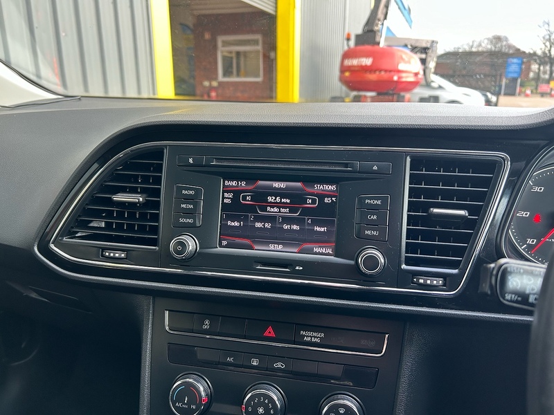 SEAT 1.6 TDI CR SE Hatchback 5dr Diesel DSG Euro 5 (s/s) (105 ps)