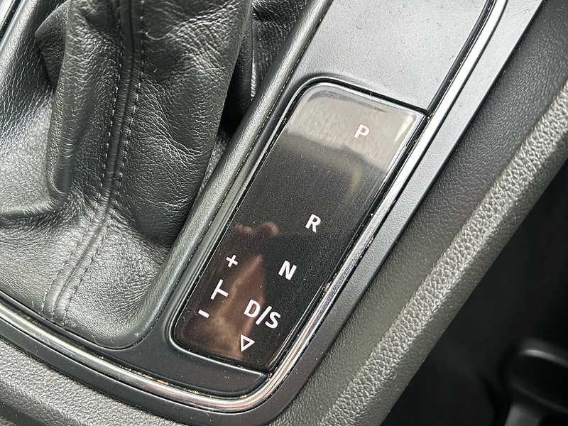 SEAT 1.6 TDI CR SE Hatchback 5dr Diesel DSG Euro 5 (s/s) (105 ps)