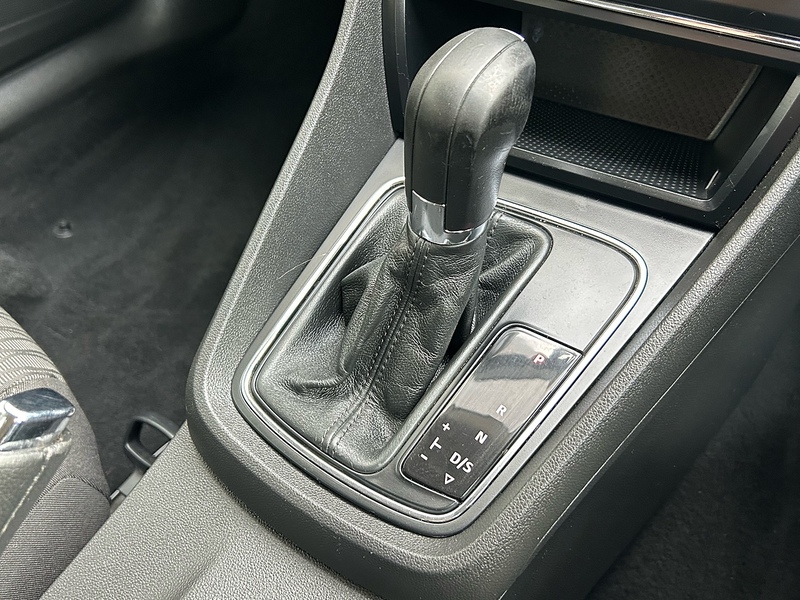 SEAT 1.6 TDI CR SE Hatchback 5dr Diesel DSG Euro 5 (s/s) (105 ps)