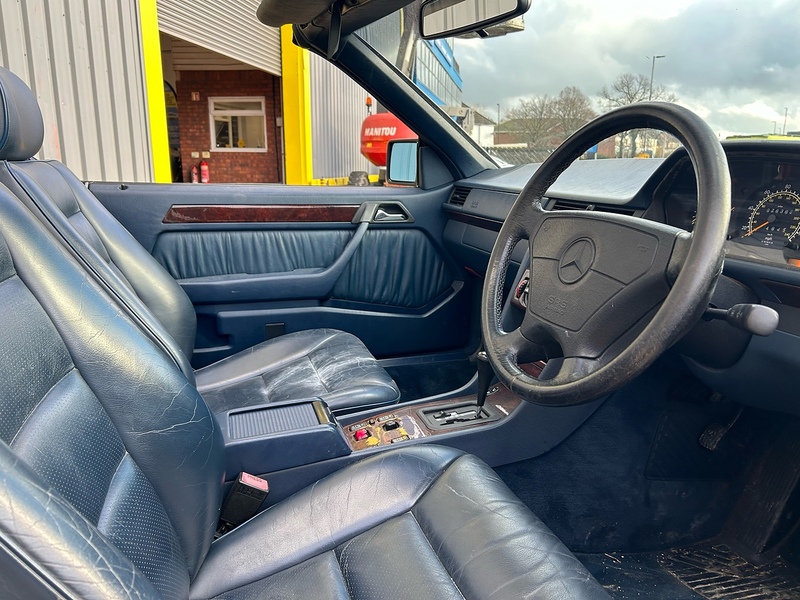 Mercedes-Benz Saloon 2.2 Manual Petrol