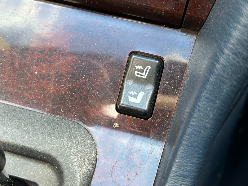 Mercedes-Benz Saloon 2.2 Manual Petrol