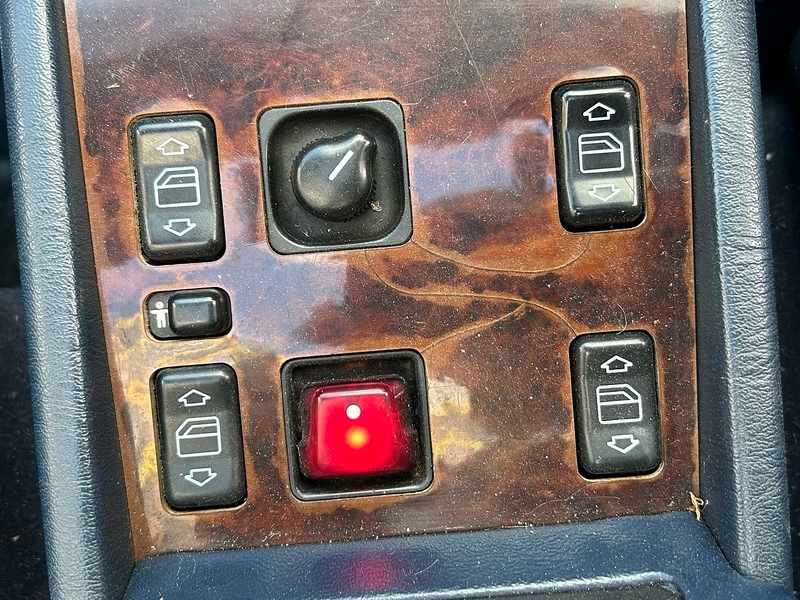 Mercedes-Benz Saloon 2.2 Manual Petrol