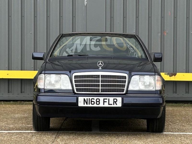 Mercedes-Benz Saloon 2.2 Manual Petrol