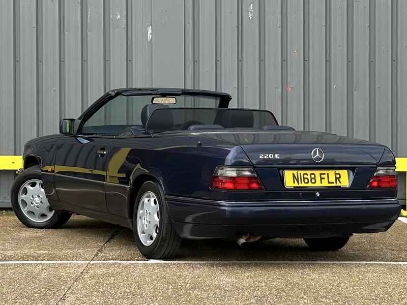 Mercedes-Benz Saloon 2.2 Manual Petrol
