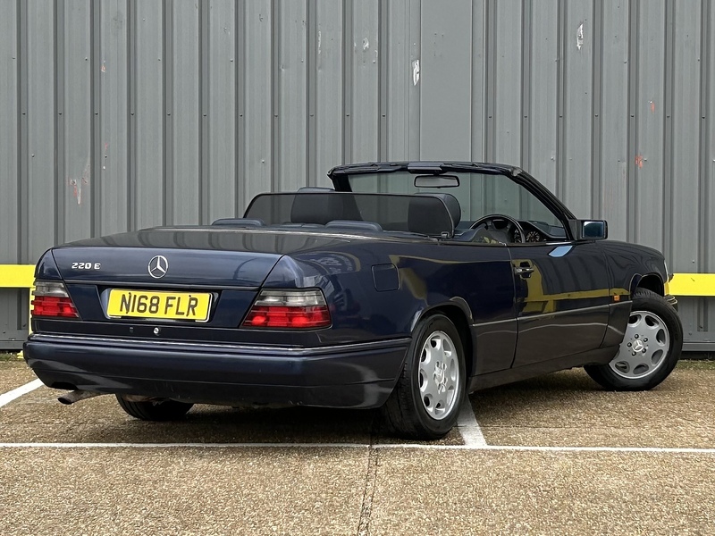 Mercedes-Benz Saloon 2.2 Manual Petrol