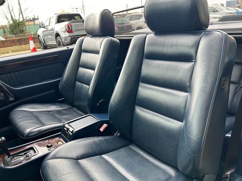 Mercedes-Benz Saloon 2.2 Manual Petrol