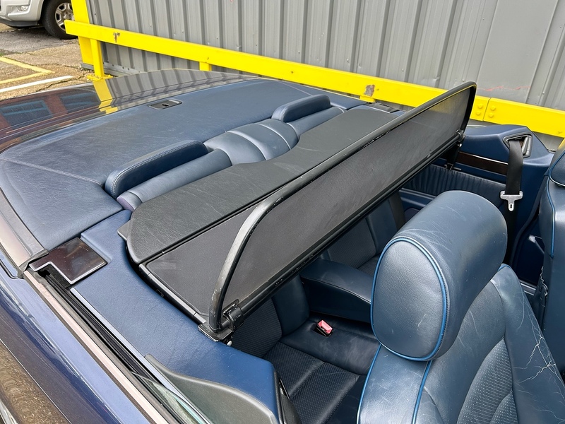Mercedes-Benz Saloon 2.2 Manual Petrol