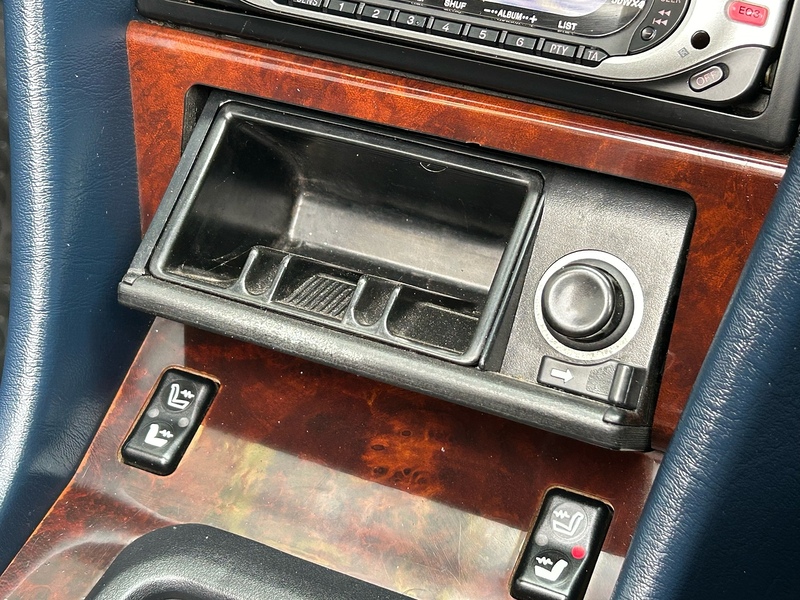Mercedes-Benz Saloon 2.2 Manual Petrol