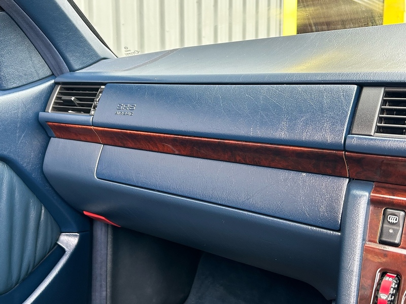 Mercedes-Benz Saloon 2.2 Manual Petrol
