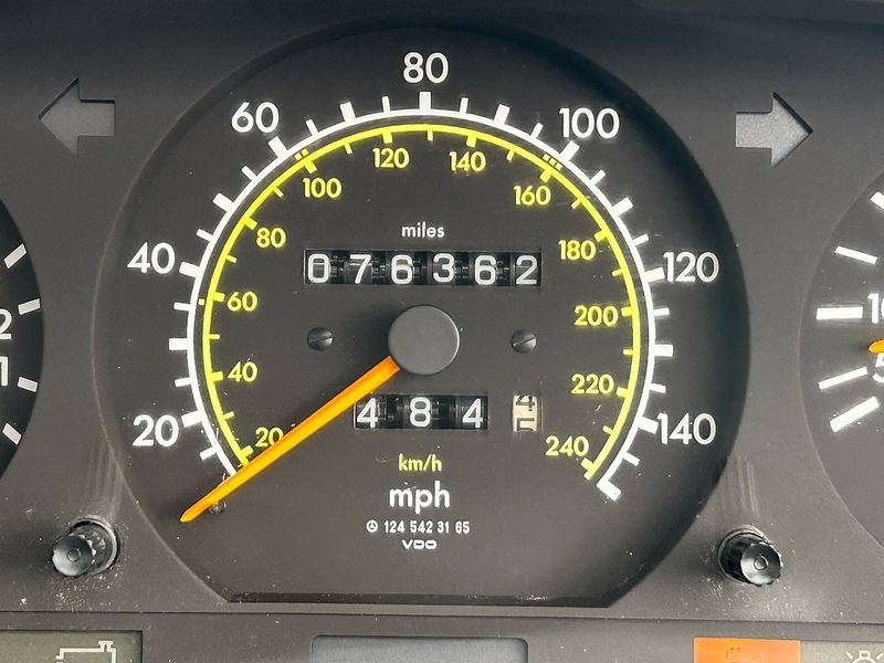 Mercedes-Benz Saloon 2.2 Manual Petrol