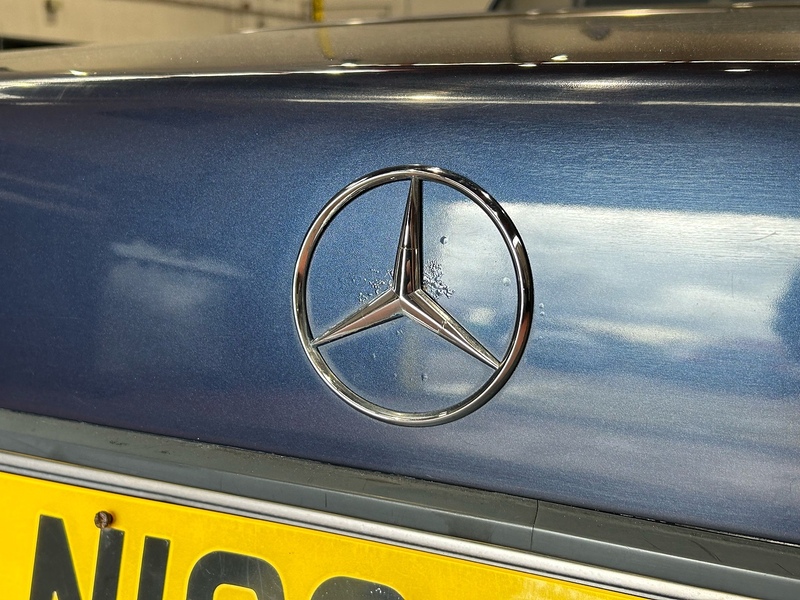 Mercedes-Benz Saloon 2.2 Manual Petrol