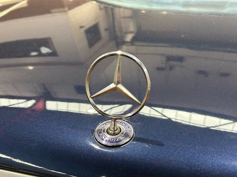 Mercedes-Benz Saloon 2.2 Manual Petrol