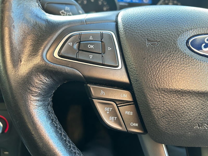 Ford T EcoBoost Titanium Hatchback 1.0 Manual Petrol