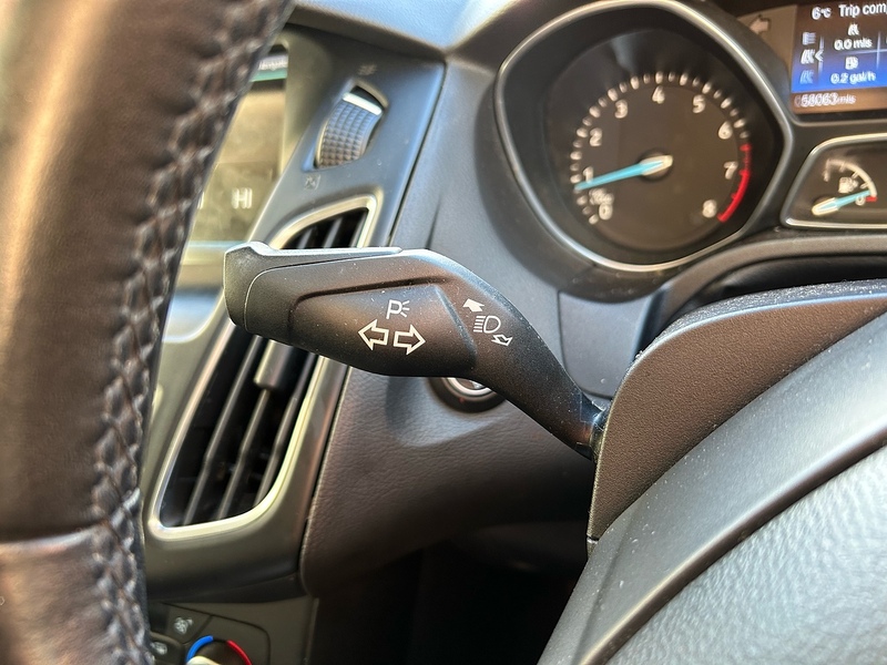 Ford T EcoBoost Titanium Hatchback 1.0 Manual Petrol