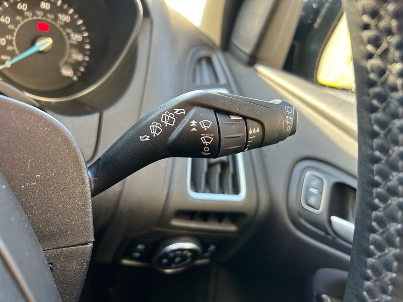 Ford T EcoBoost Titanium Hatchback 1.0 Manual Petrol