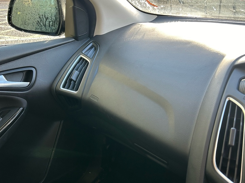 Ford T EcoBoost Titanium Hatchback 1.0 Manual Petrol