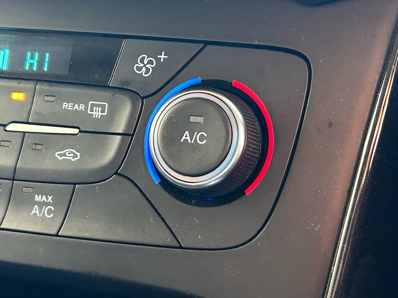 Ford T EcoBoost Titanium Hatchback 1.0 Manual Petrol