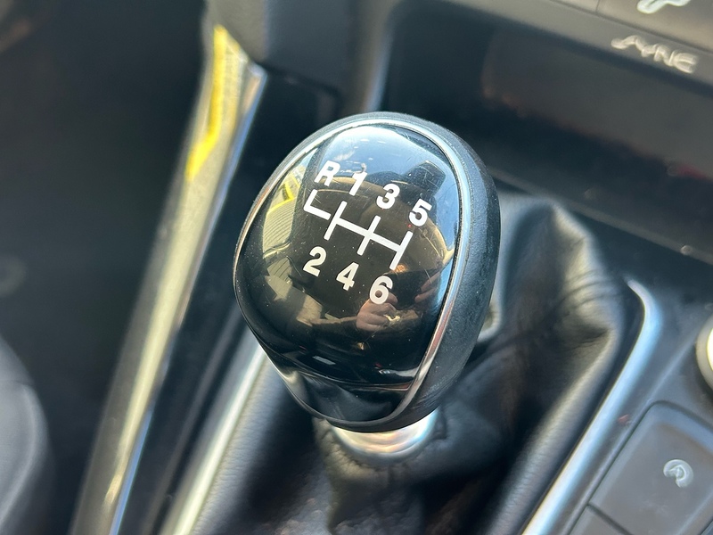 Ford T EcoBoost Titanium Hatchback 1.0 Manual Petrol