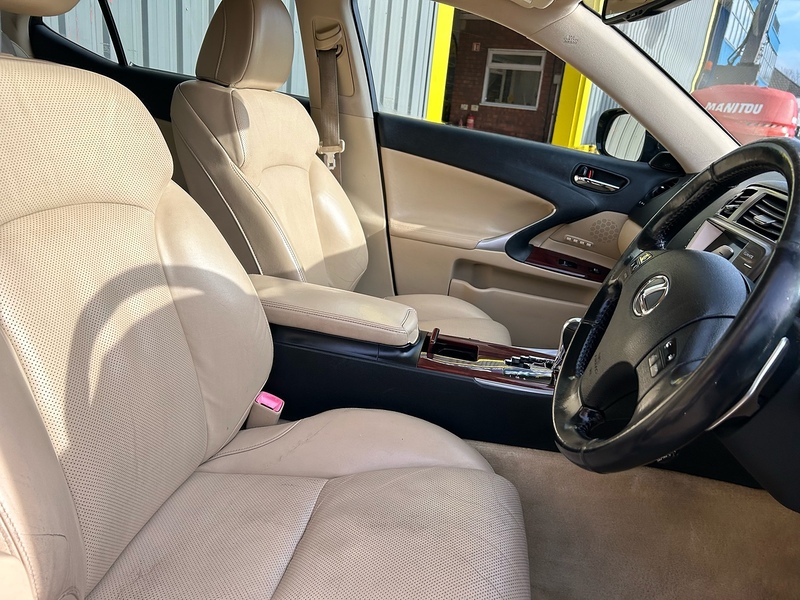 Lexus 2.5 250 SE-L Saloon 4dr Petrol Automatic (214 g/km, 204 bhp)