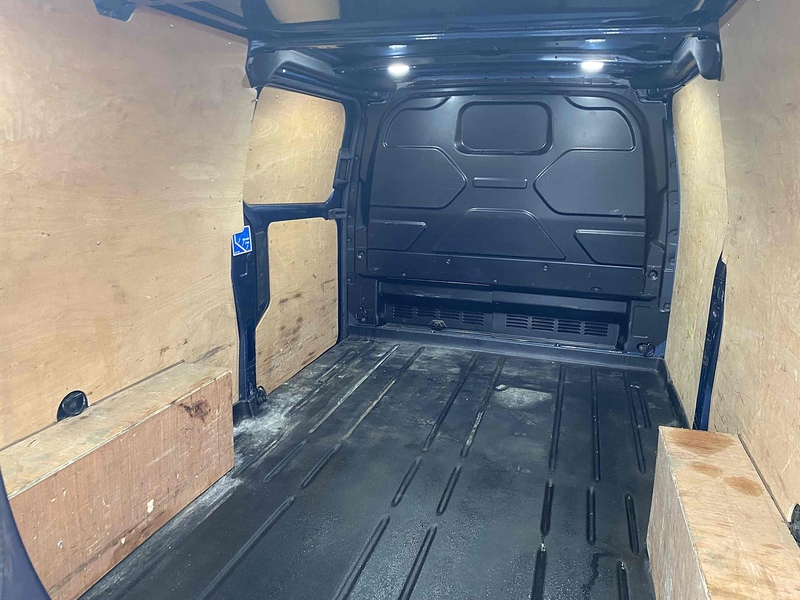 Ford 2.0 300 EcoBlue Limited Panel Van 5dr Diesel Manual L2 H1 Euro 6 (s/s) (130 ps)