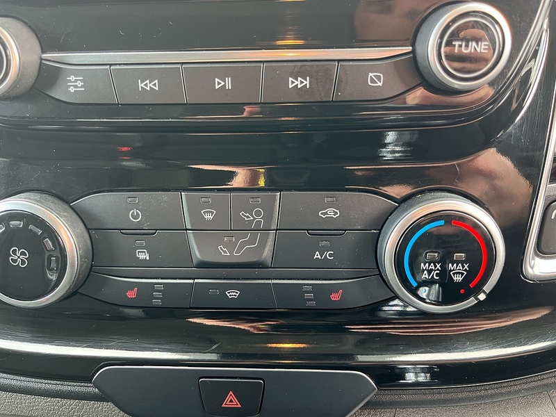 Ford 2.0 280 EcoBlue Limited Panel Van 5dr Diesel Manual L1 H1 Euro 6 (s/s) (130 ps)