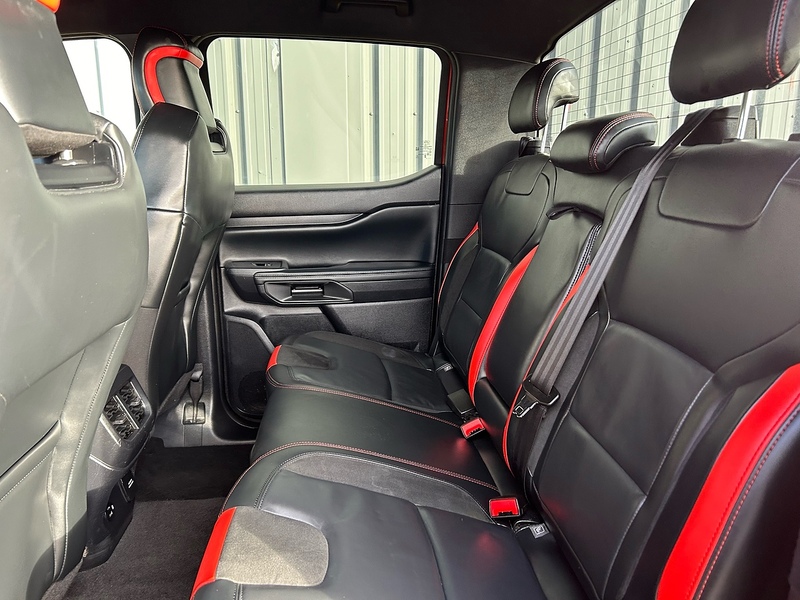 Ford 2.0 EcoBlue Raptor Pickup Double Cab 4dr Diesel Auto 4WD Euro 6 (s/s) (210 ps)