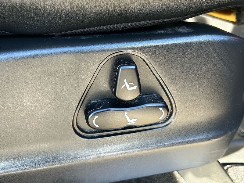 SsangYong 2.2D ELX MPV 5dr Diesel T-Tronic 4WD Selectable Euro 6 (178 ps)