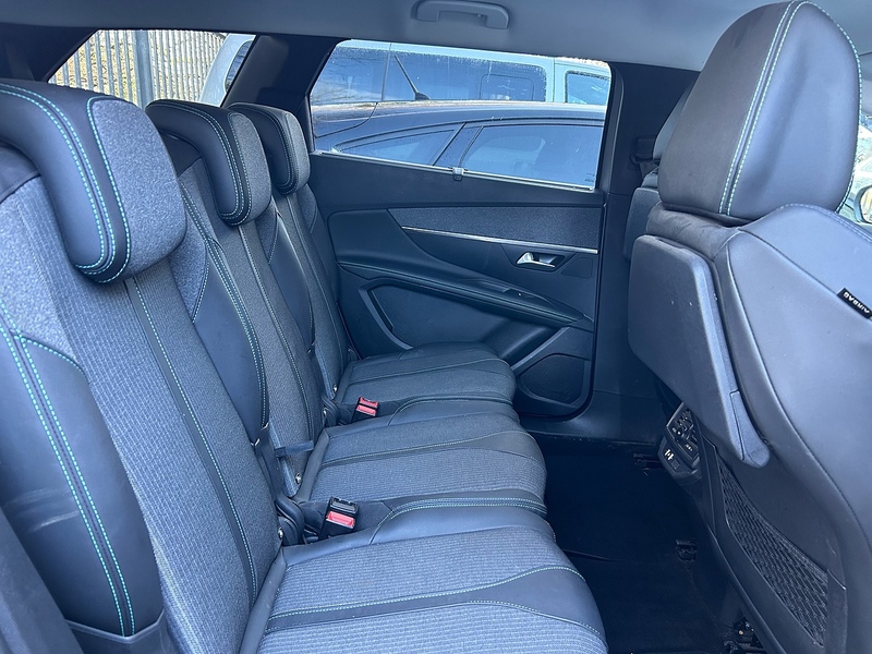 Peugeot 1.5 BlueHDi Allure Premium + SUV 5dr Diesel EAT Euro 6 (s/s) (130 ps)