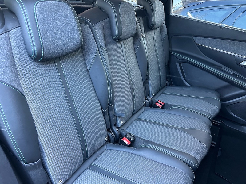 Peugeot 1.5 BlueHDi Allure Premium + SUV 5dr Diesel EAT Euro 6 (s/s) (130 ps)