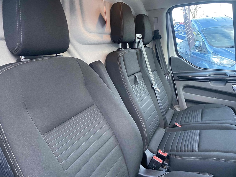 Ford 2.0 300 EcoBlue Limited Panel Van 5dr Diesel Manual L2 H1 Euro 6 (s/s) (130 ps)