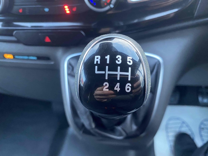 Ford 2.0 300 EcoBlue Limited Panel Van 5dr Diesel Manual L2 H1 Euro 6 (s/s) (130 ps)