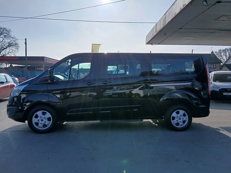 Ford 2.0 310 EcoBlue Titanium Minibus Double Cab 5dr Diesel Manual L2 Euro 6 (s/s) (130 ps)