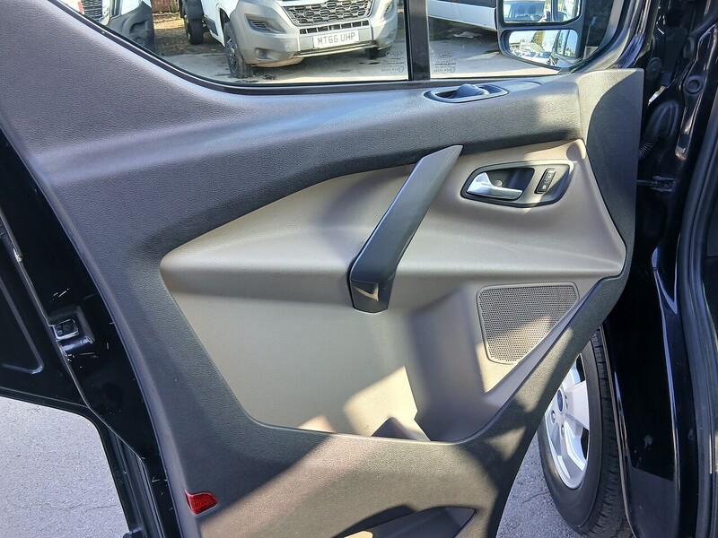 Ford 2.0 310 EcoBlue Titanium Minibus Double Cab 5dr Diesel Manual L2 Euro 6 (s/s) (130 ps)