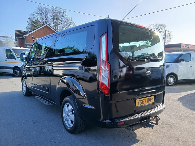 Ford 2.0 310 EcoBlue Titanium Minibus Double Cab 5dr Diesel Manual L2 Euro 6 (s/s) (130 ps)