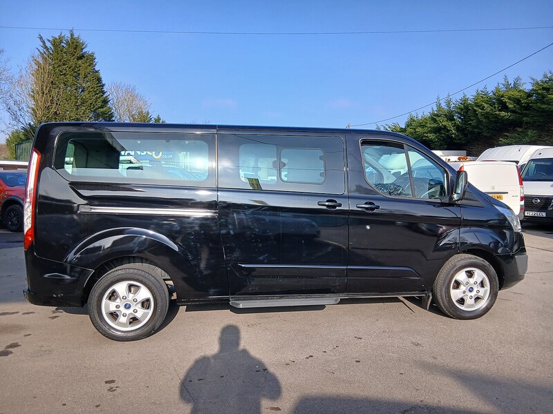 Ford 2.0 310 EcoBlue Titanium Minibus Double Cab 5dr Diesel Manual L2 Euro 6 (s/s) (130 ps)