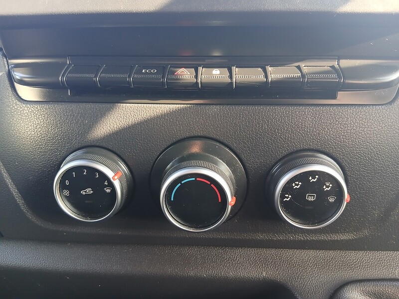 Renault ZE 31 33kWh Business Panel Van 4dr Electric Auto FWD MWB Medium Roof (i) (77 ps)