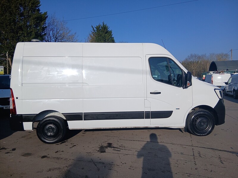 Renault ZE 31 33kWh Business Panel Van 4dr Electric Auto FWD MWB Medium Roof (i) (77 ps)