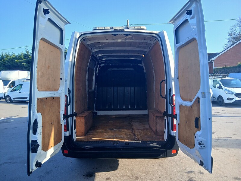 Renault ZE 31 33kWh Business Panel Van 4dr Electric Auto FWD MWB Medium Roof (i) (77 ps)