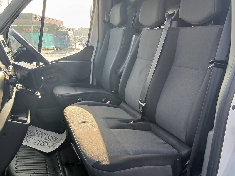 Renault ZE 31 33kWh Business Panel Van 4dr Electric Auto FWD MWB Medium Roof (i) (77 ps)