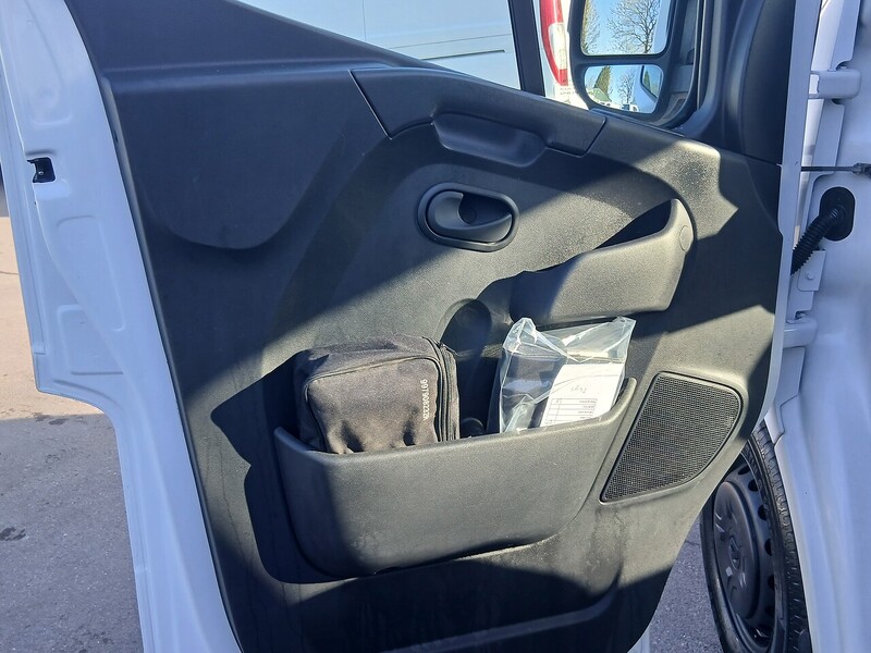 Renault ZE 31 33kWh Business Panel Van 4dr Electric Auto FWD MWB Medium Roof (i) (77 ps)