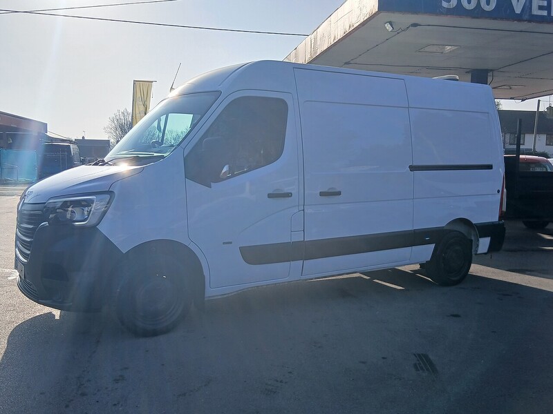 Renault ZE 31 33kWh Business Panel Van 4dr Electric Auto FWD MWB Medium Roof (i) (77 ps)