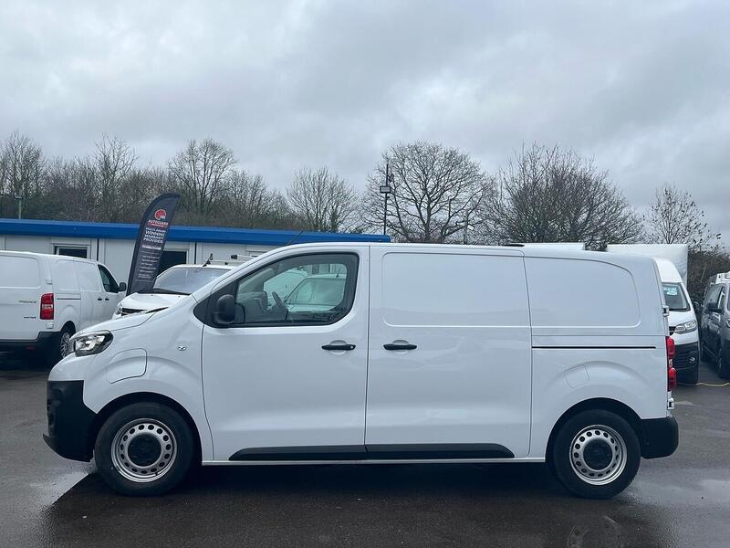 Peugeot e 1200 75kWh Professional Standard Panel Van 6dr Electric Auto MWB (136 ps)