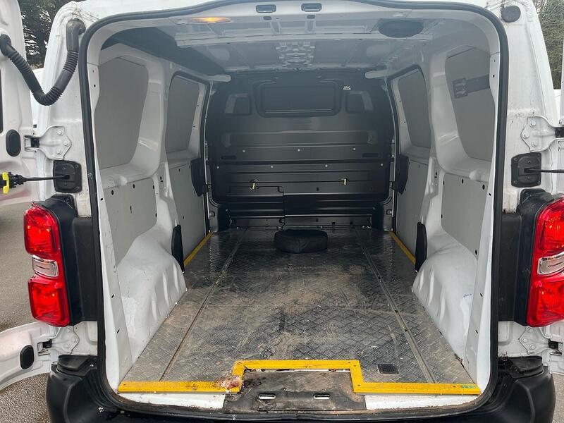 Peugeot e 1200 75kWh Professional Standard Panel Van 6dr Electric Auto MWB (136 ps)