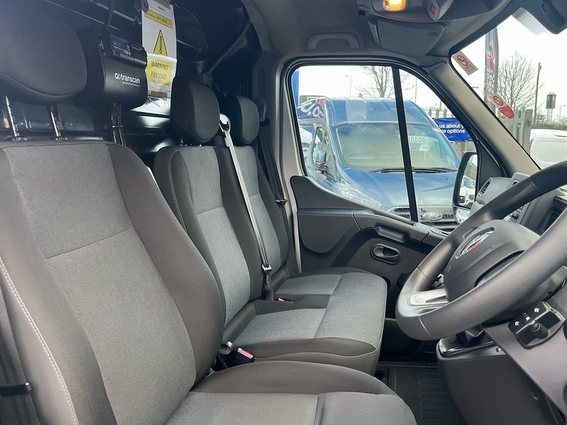 Renault dCi 35 Business Panel Van 2.3 Manual Diesel