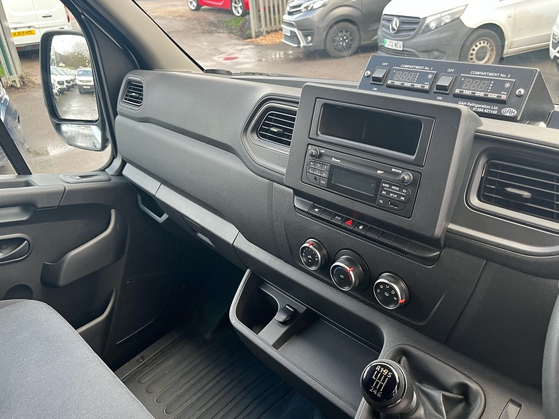 Renault dCi 35 Business Panel Van 2.3 Manual Diesel