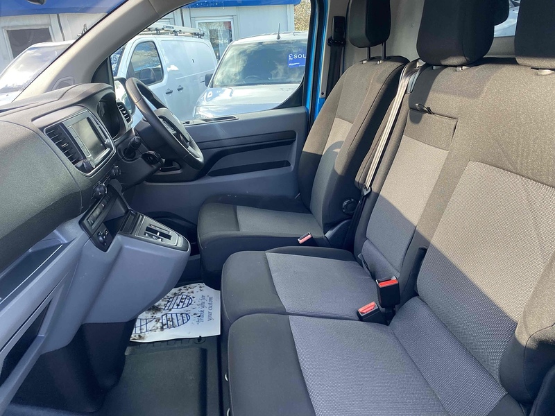 Vauxhall 3100 75kWh Dynamic Panel Van 6dr Electric Auto L1 H1 (7.4kW Charger) (136 ps)