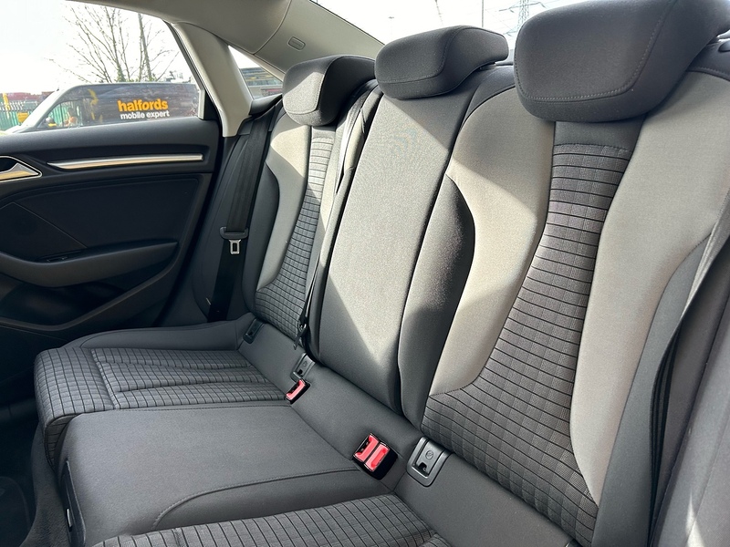 Audi 1.6 TDI Sport Saloon 4dr Diesel S Tronic Euro 6 (s/s) (Nav) (110 ps)