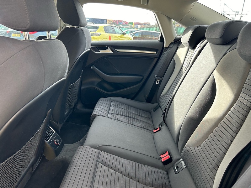 Audi 1.6 TDI Sport Saloon 4dr Diesel S Tronic Euro 6 (s/s) (Nav) (110 ps)