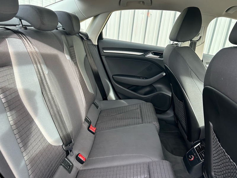 Audi 1.6 TDI Sport Saloon 4dr Diesel S Tronic Euro 6 (s/s) (Nav) (110 ps)